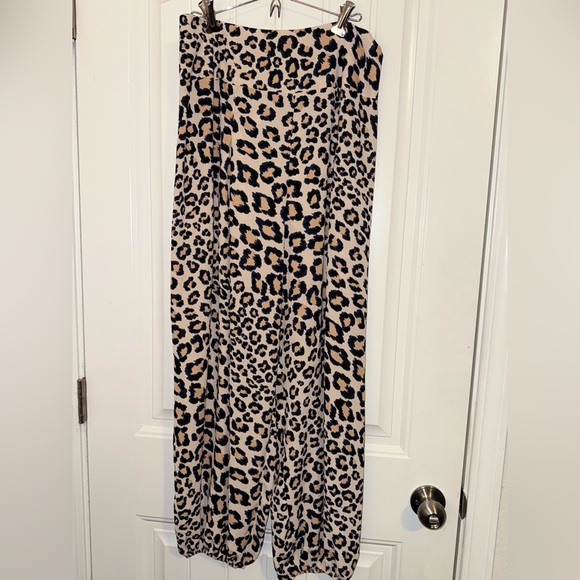Victoria's Secret Wide Leg Tan and Black Jumpsuit - Picture 3 of 12